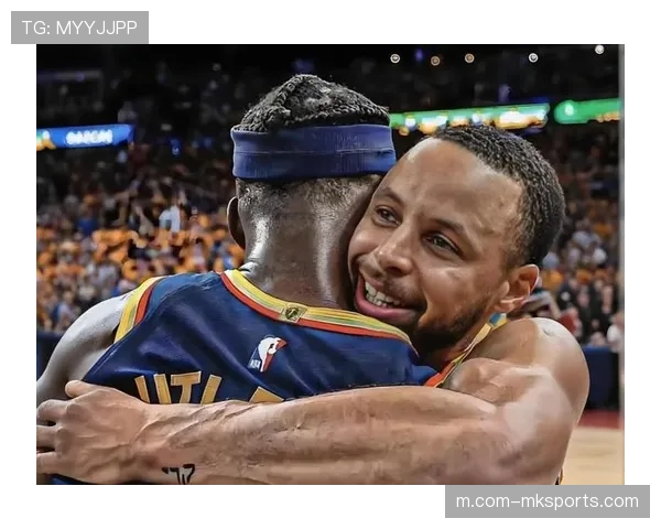 勇士前场篮板仅9.6个联盟倒数第二 内线短板制约进攻回合 勇士前场篮板仅9.6个联盟倒数第二 内线短板制约进攻回合